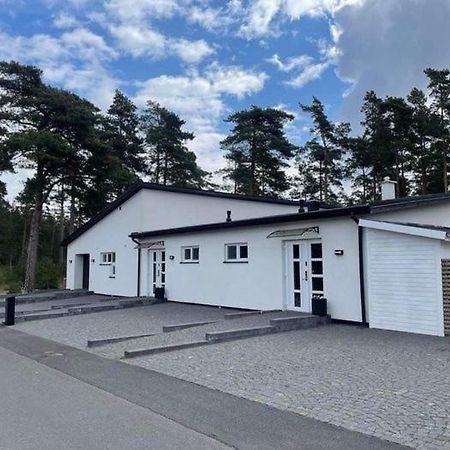 Nyrenoverad Lagenhet Åhus Esterno foto