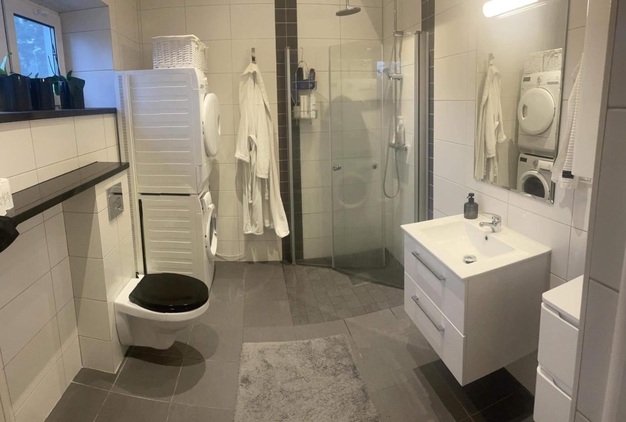 Nyrenoverad Lagenhet Åhus Esterno foto