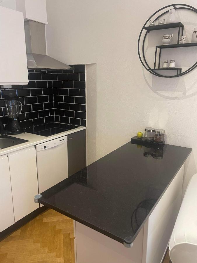 Nyrenoverad Lagenhet Åhus Esterno foto