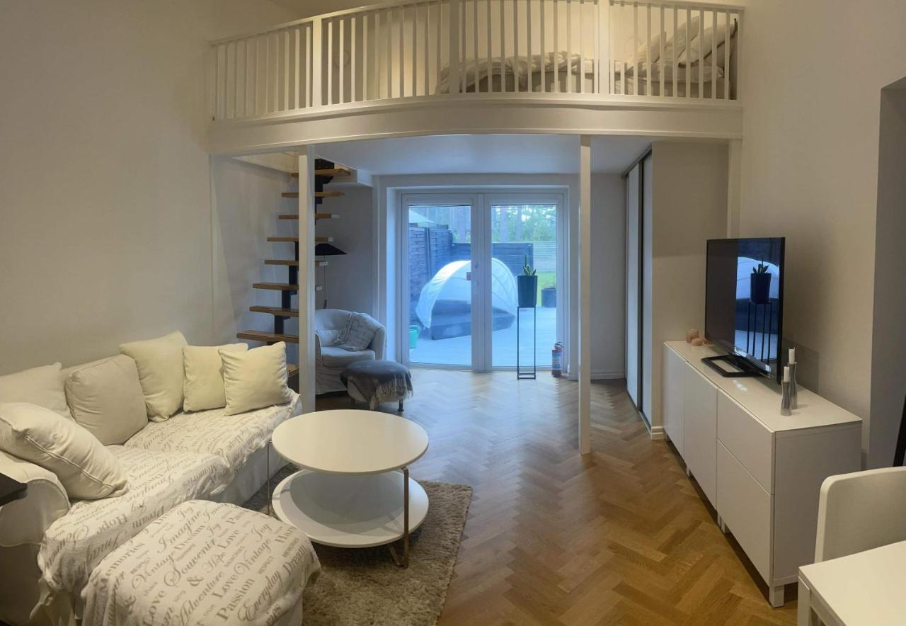 Nyrenoverad Lagenhet Åhus Esterno foto