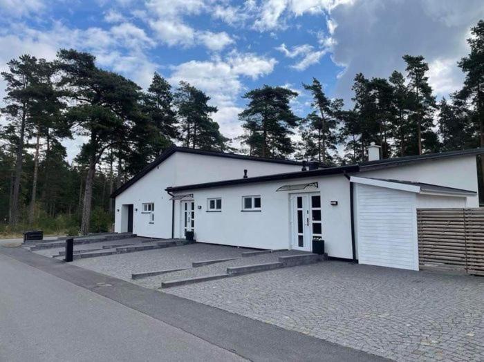 Nyrenoverad Lagenhet Åhus Esterno foto