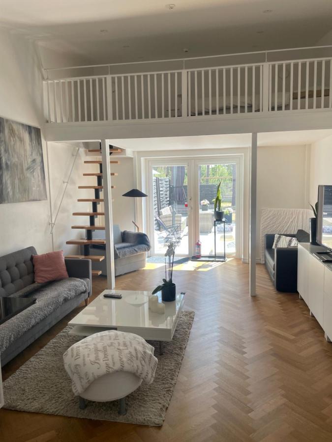 Nyrenoverad Lagenhet Åhus Esterno foto